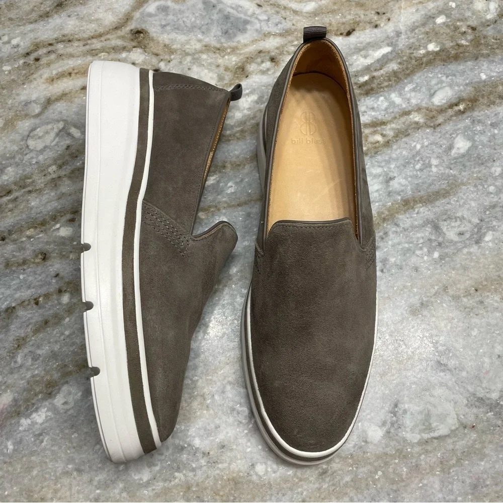 BILL BLASS Sutton Suede Sneaker in Cement Size 9.5